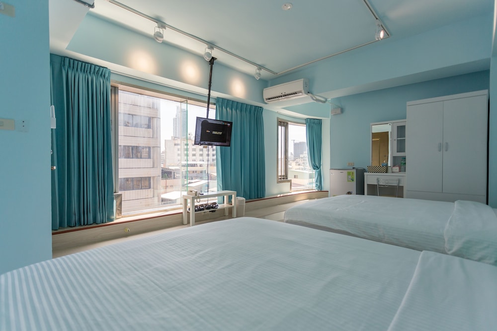 I Hi Hotel