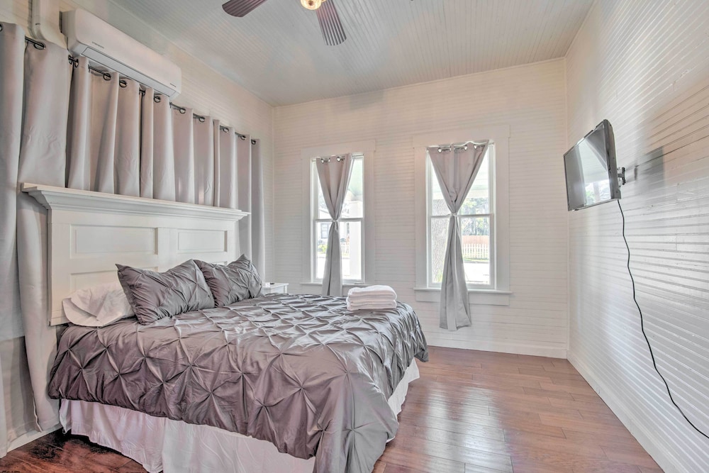 Charming 100-year-old Home < 1 Mi to Downtown view 5