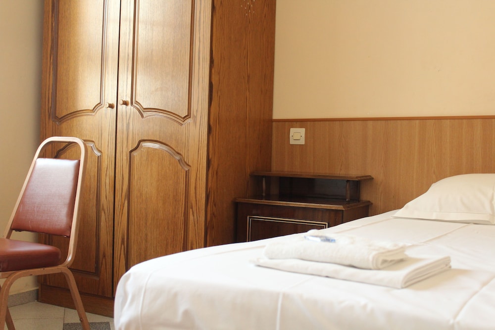 Guest rooms Repos