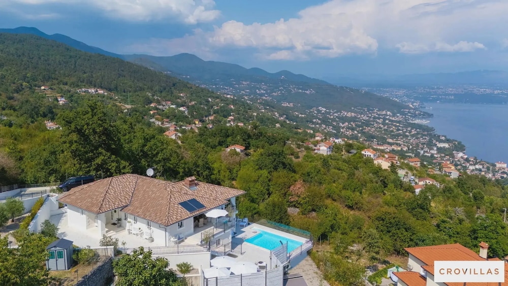Villa Lauriana Nearby Opatija - Crovillas