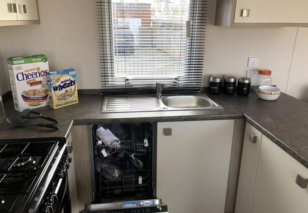 3 Bedroom Holiday Rental Ingoldmells Skegness view 3