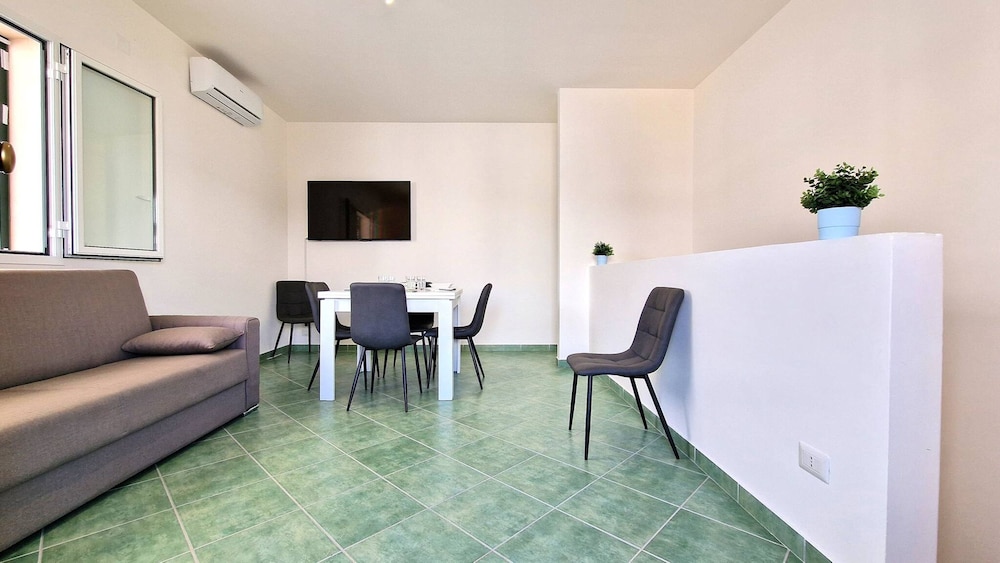 Villetta Charme 2 in Capilungo 5 Guests by the sea