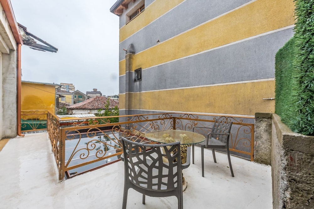 Kanuni - Authentic Albanian House