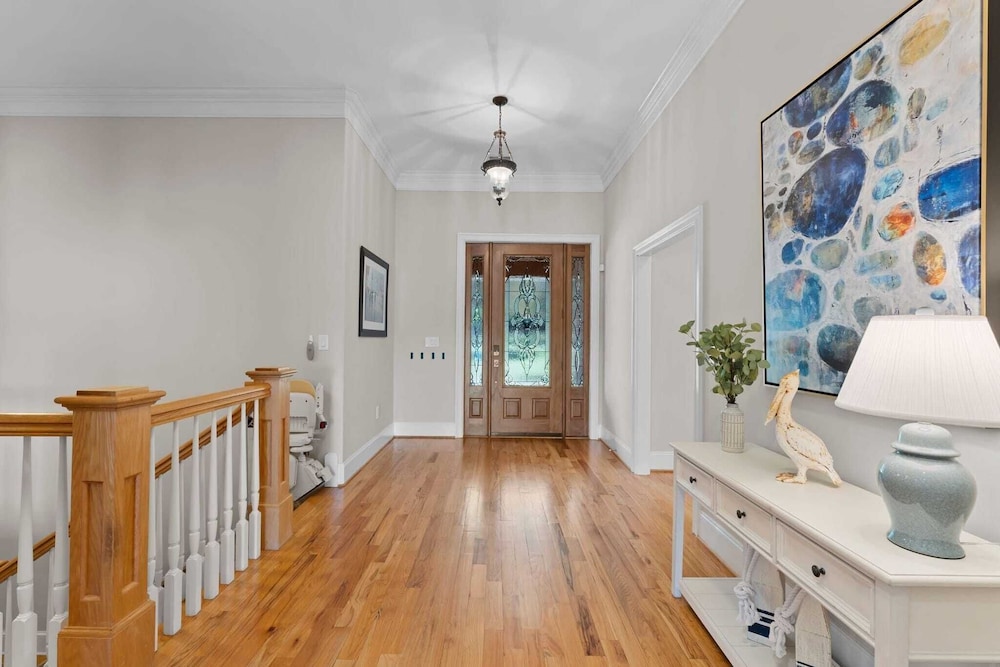 Sunset Pointe by Avantstay Waterfront, Beach, Fire Pit Sleeps 14 5bdr 4BA