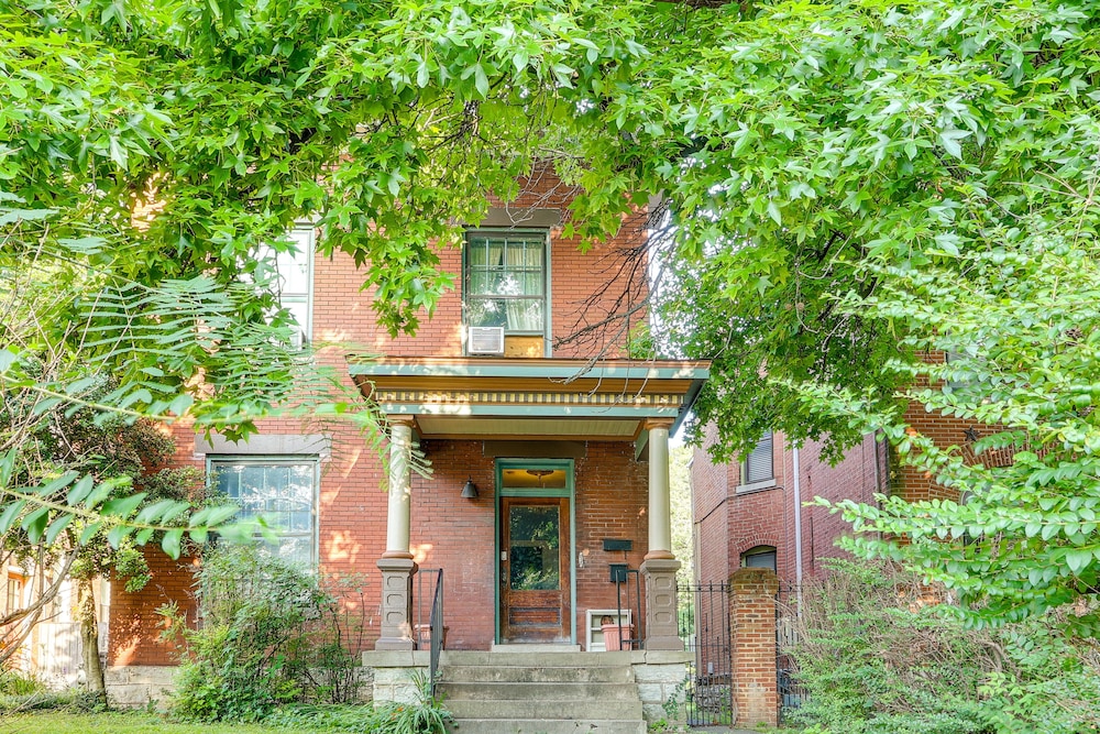 Cozy Louisville Vacation Rental 2 Mi to Downtown!