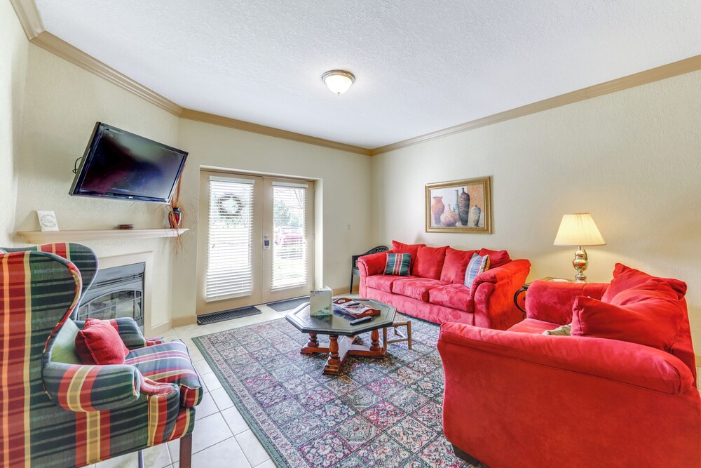 'mountain Escape' w/ Pool Access in Pigeon Forge!