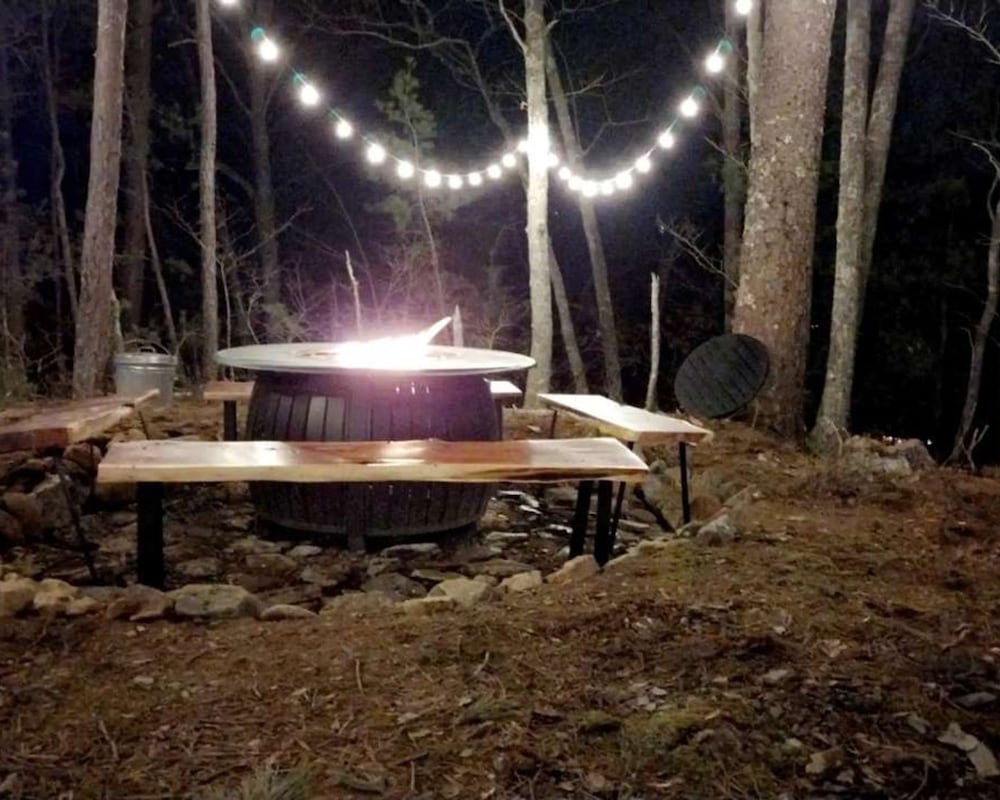 Spectacular Secluded Fire Pit Arcade Jacuzzi view 2