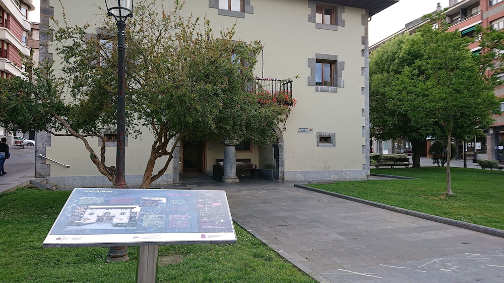 Photo 18