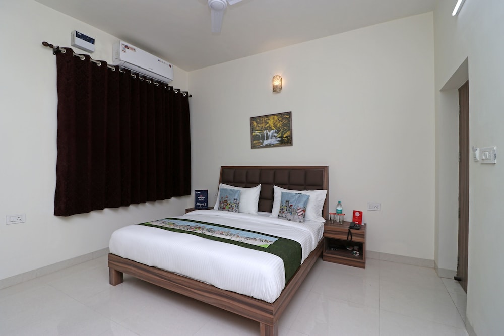 OYO 10213 Hotel Panache