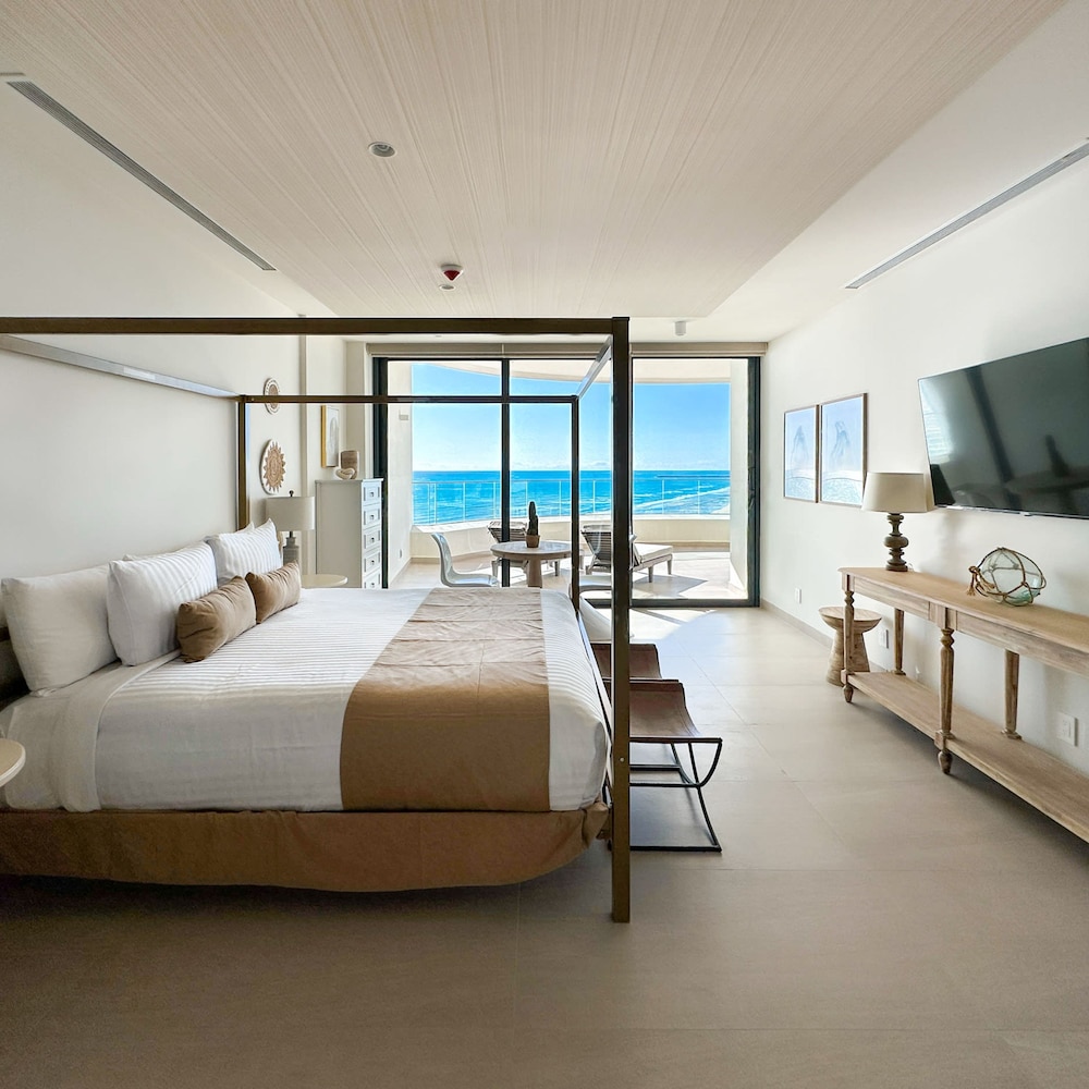 Has it all Beachfront Retreat With Stunning Views
