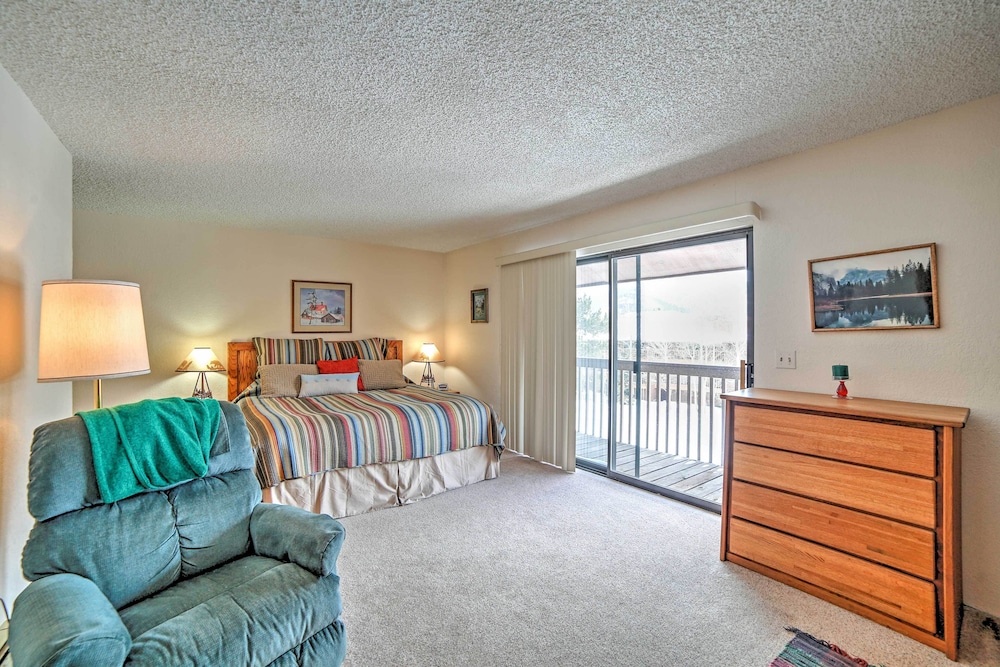 1 Mi to Main Street: Mtn-view Home in Frisco
