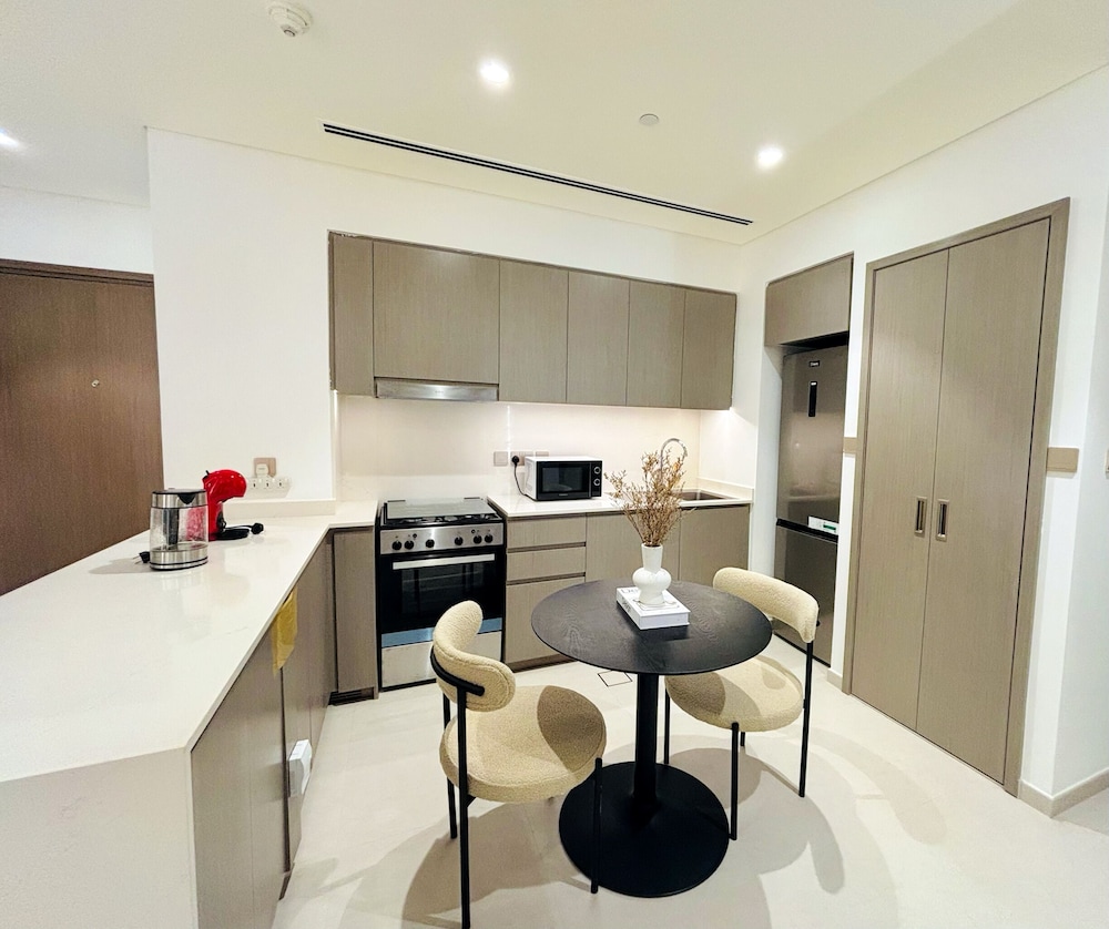 Luxury 1BR 5 star Apt Burj Khalifa View