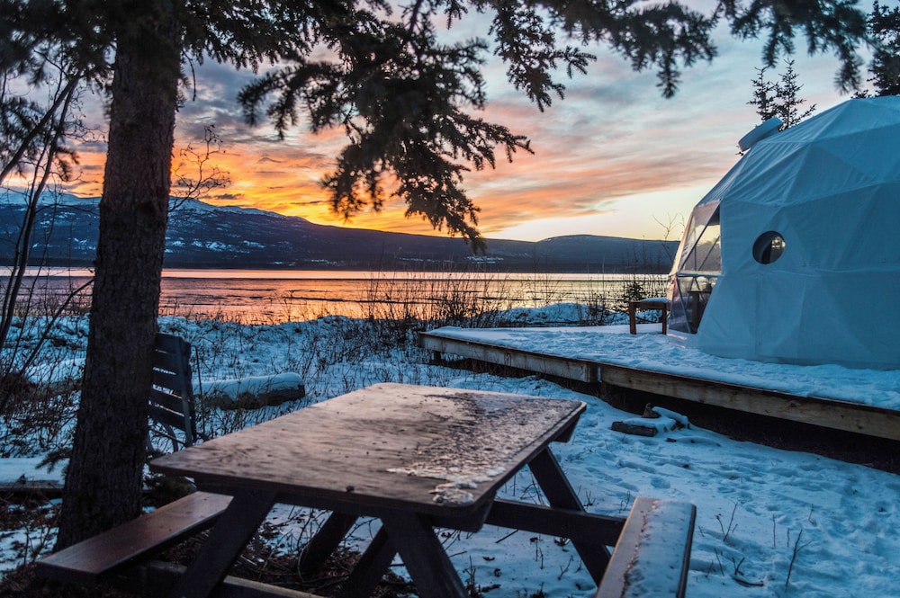 Little Atlin Lodge