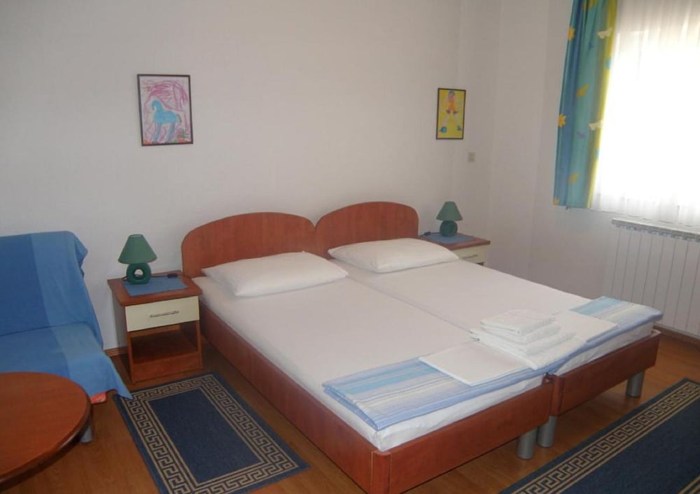Villa Borna Apartments