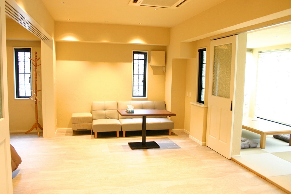 916 Travel Inn