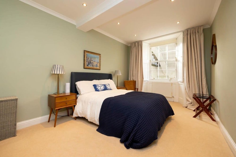 Spacious 2 Bedroom Gem Garden view 4