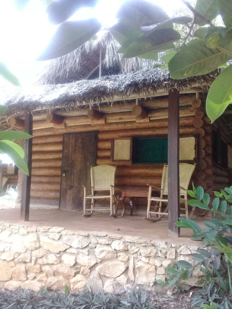Sierraverde Cabins Rosewood view 5