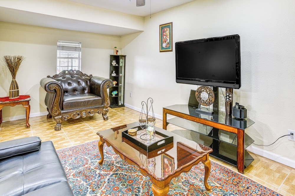 7 Mi to Dtwn Houston: Family Home w/ Patio & Yard
