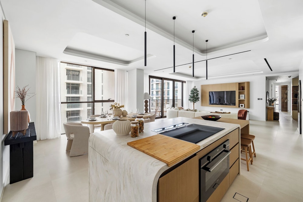 Upscale 3BR Maid Near Dubai Mall