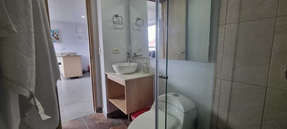 La 70 Laureles Condo cold AC