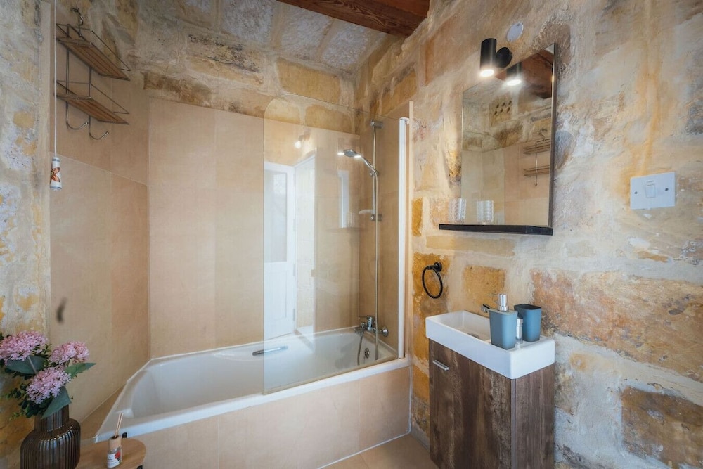 Traditional 500 Year old Gozitan Townhouse