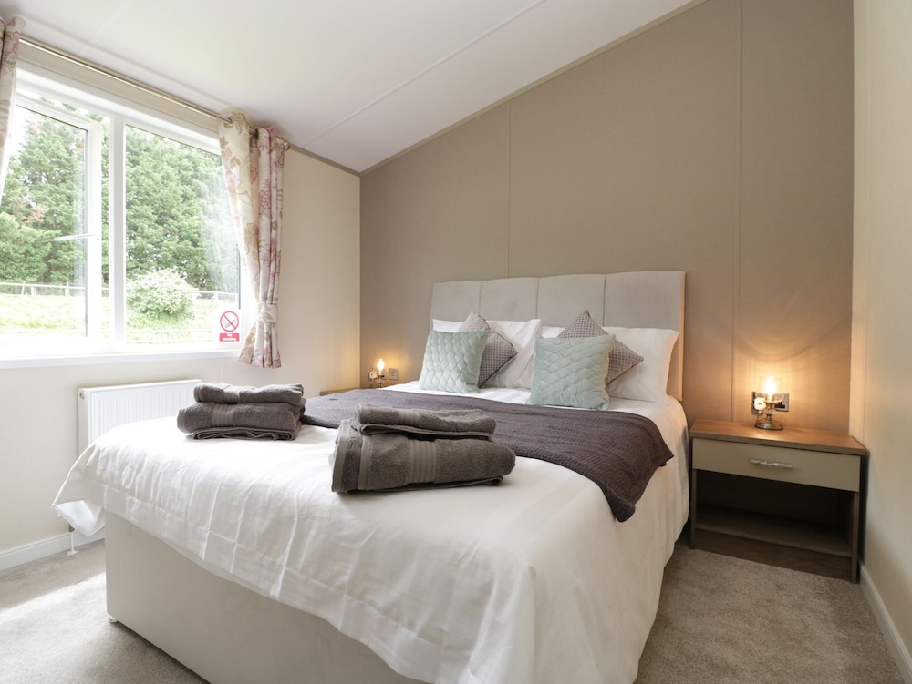 Hill View, Lilac Lodge