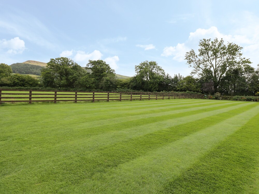 Pentre Barn