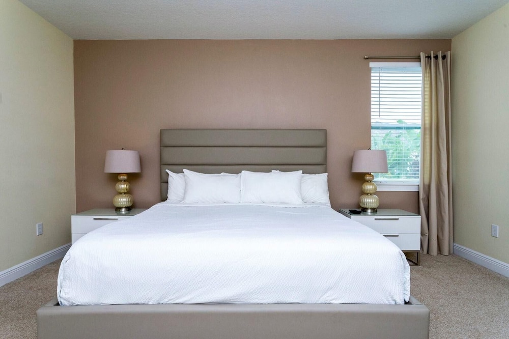 421 NP - Exquisite Retreat at Encore Resort