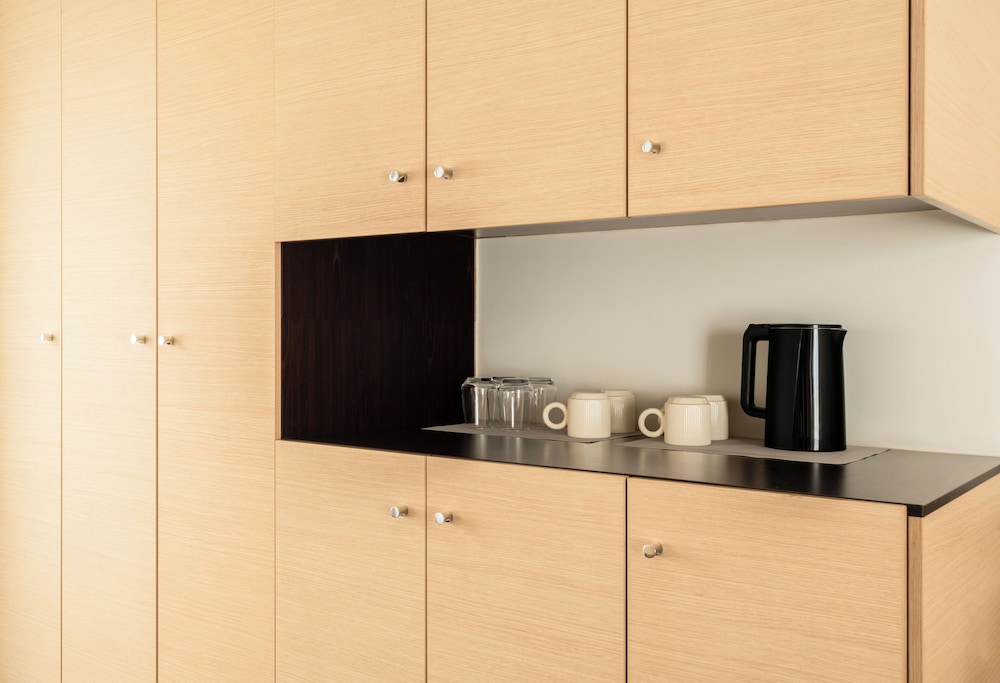 Elysee Apartments 9 B