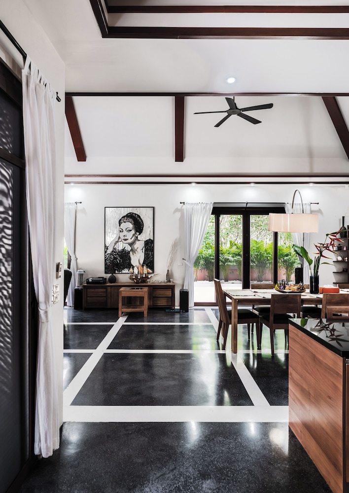 Villa Banyak Luxury villa with terrace