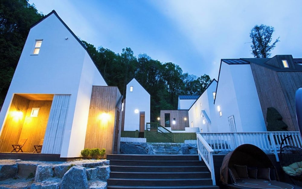 Hongcheon Pool Villa Bjork Pension