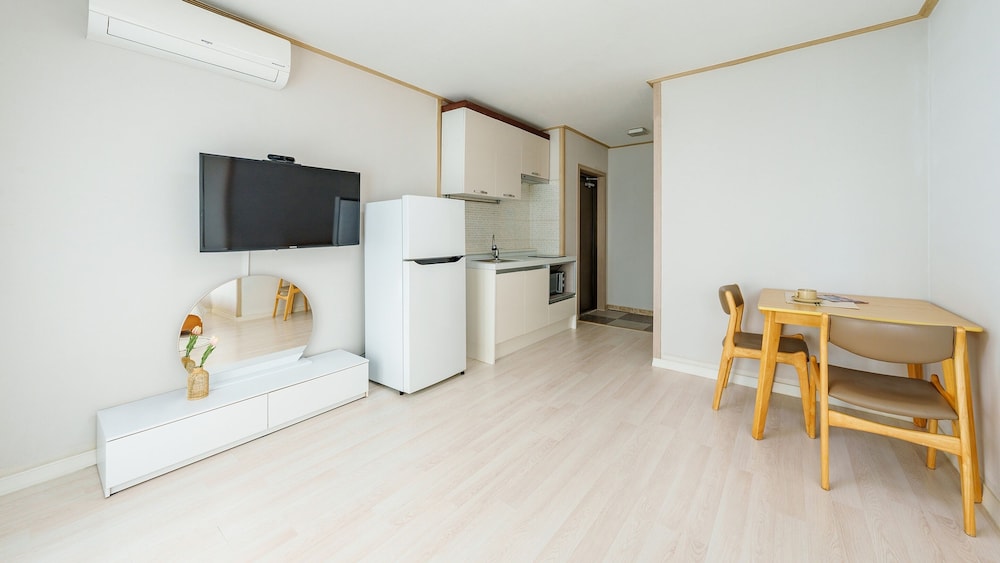Geoje Peugeot Gomsol Petfriendly Pension