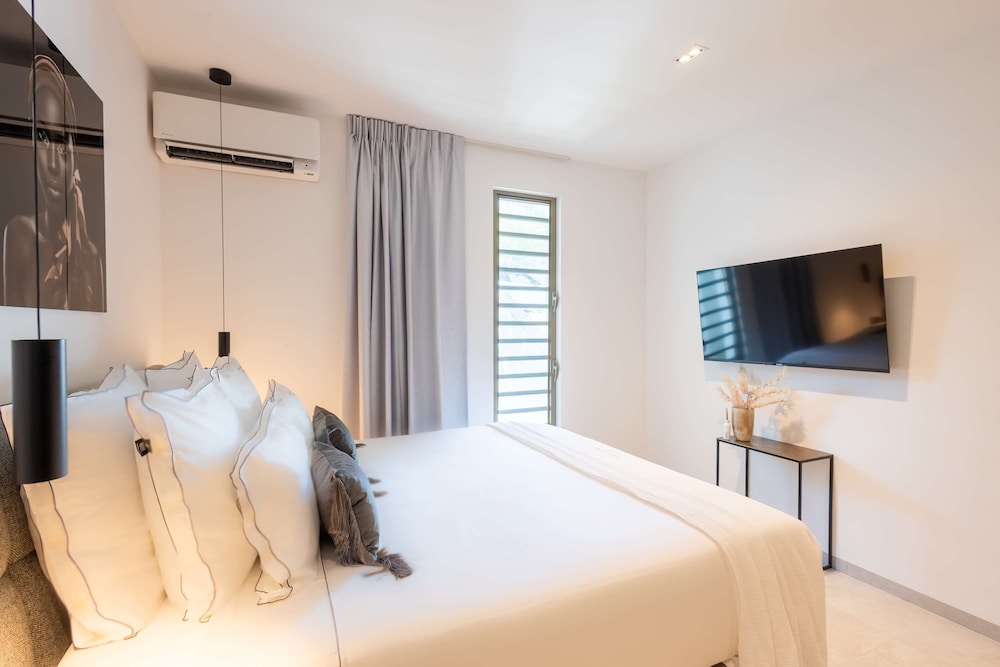 Cielo Azul Luxury Living The Cape at Blue Bay