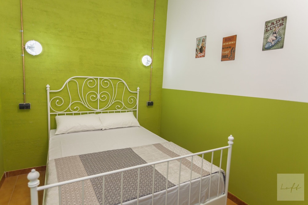LOFT HOSTAL Group 95
