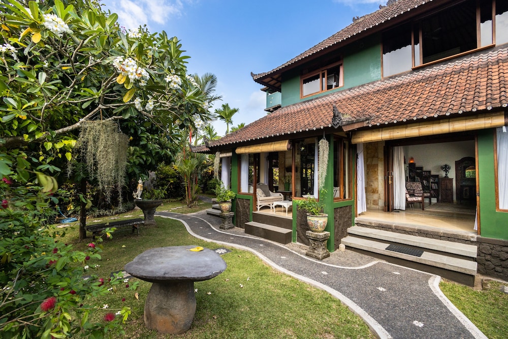Devi's Place