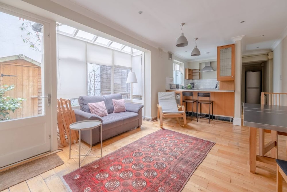 Lovely 1 Bedroom With Patio - 10 Mins From Hyde Park