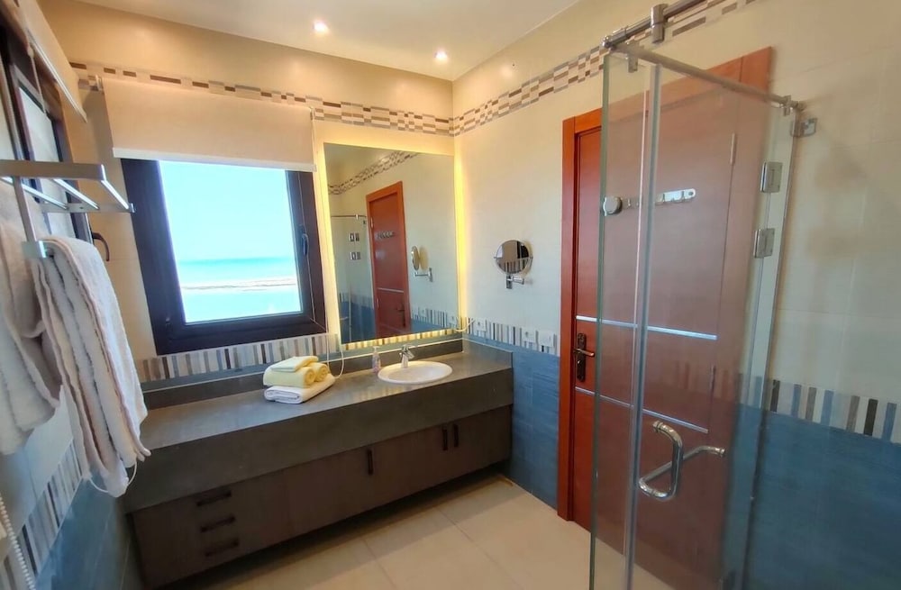 luxury half villa sea view team view 4
