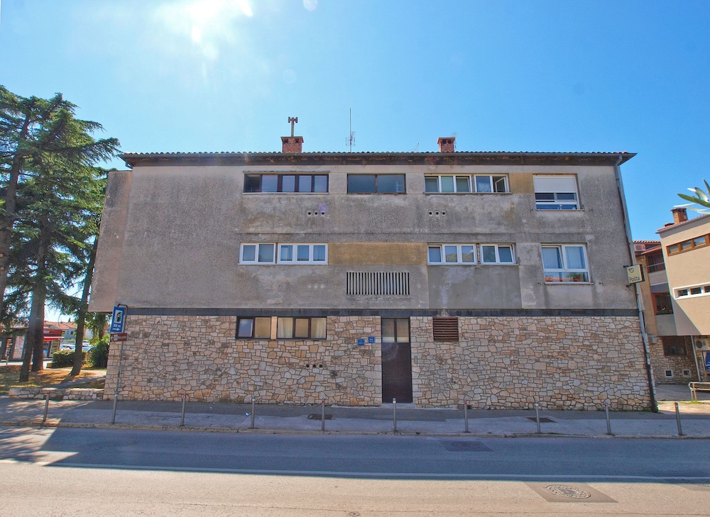 Apartment 1470 view 2