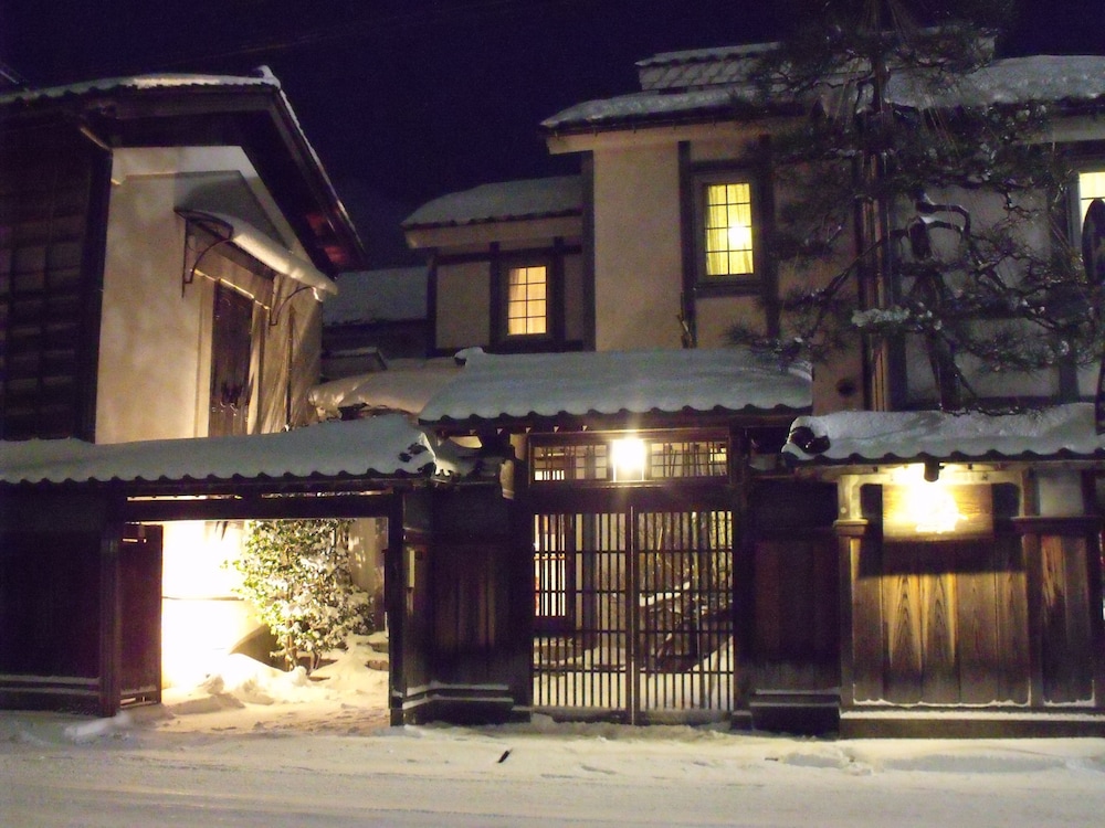 Camellia Inn