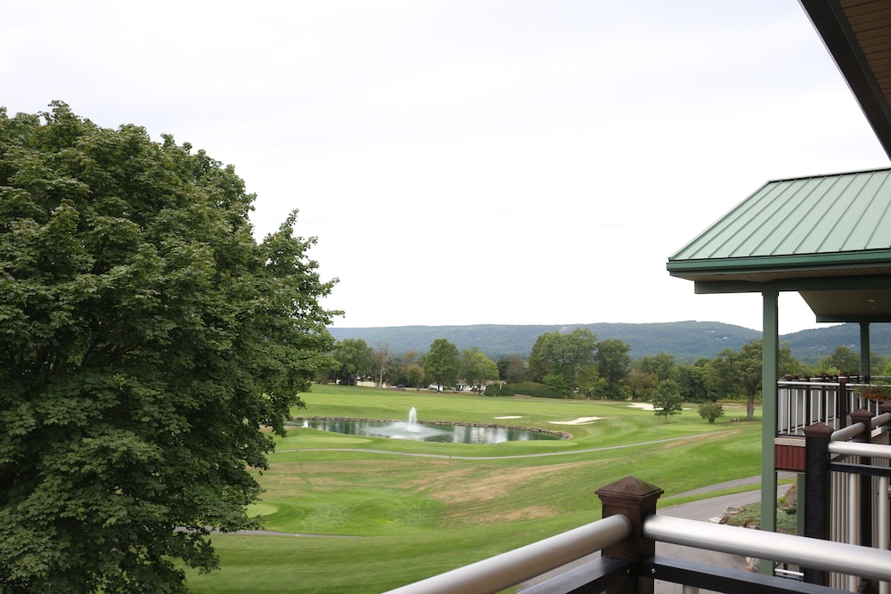 The Lodge at Woodstone Country Club