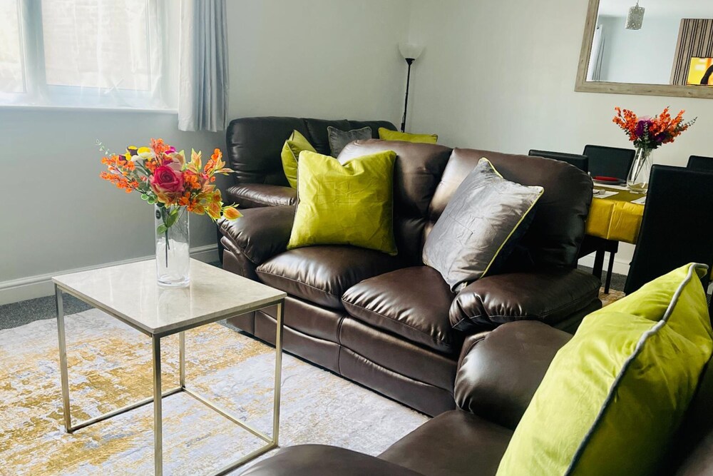 Ford House Retreat - 3 Bedroom Apartment