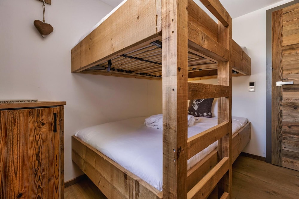 Chalet Capricorne -impeccable Ski in out Chalet With Sauna and Views