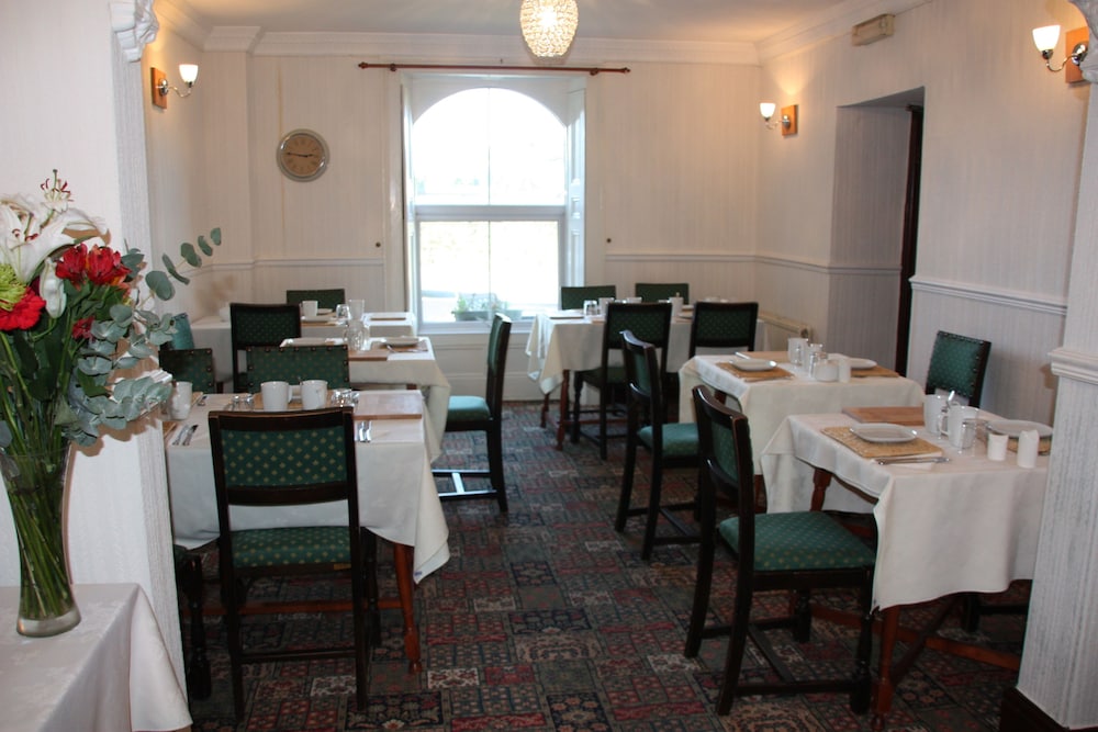Cedars Guesthouse