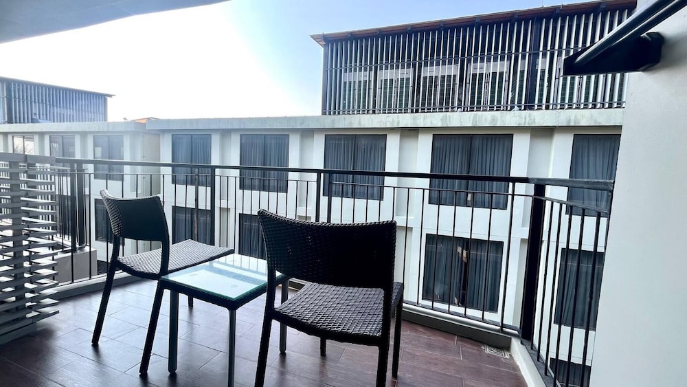 Studio Apartments With Shared Pool Near