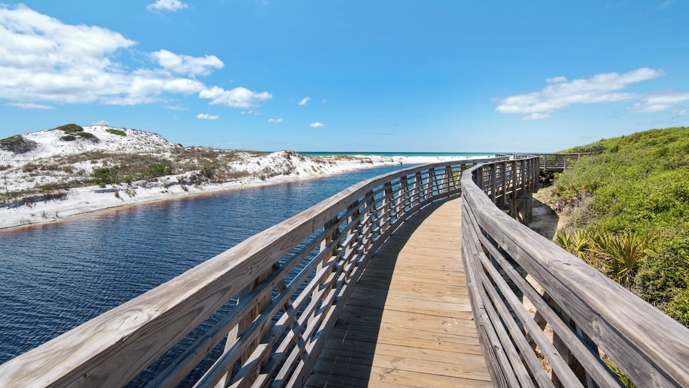 Watersound Beach Retreat Pool & Gulf Views + Free Attraction Tickets!