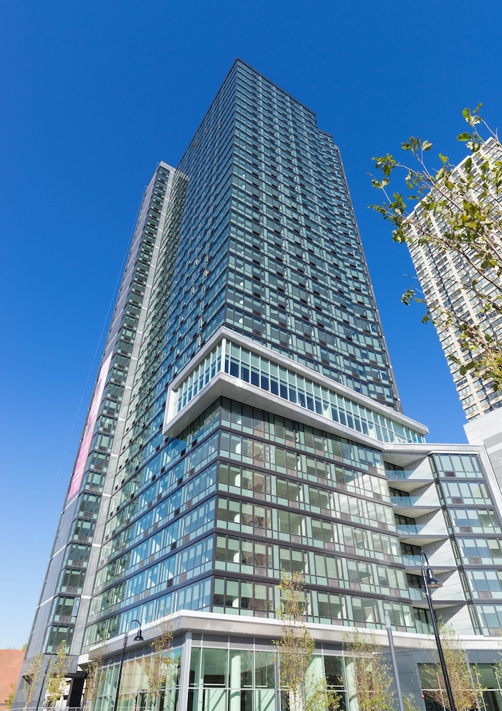 Hotel Deedee's Sky Rise Apartments - Newport 2 - Image 1