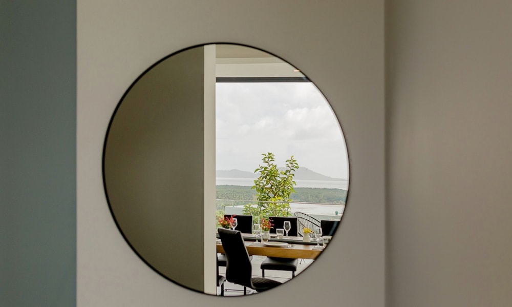 Yamu Hills Panoramic Ocean View 6 Bed Luxury Vila