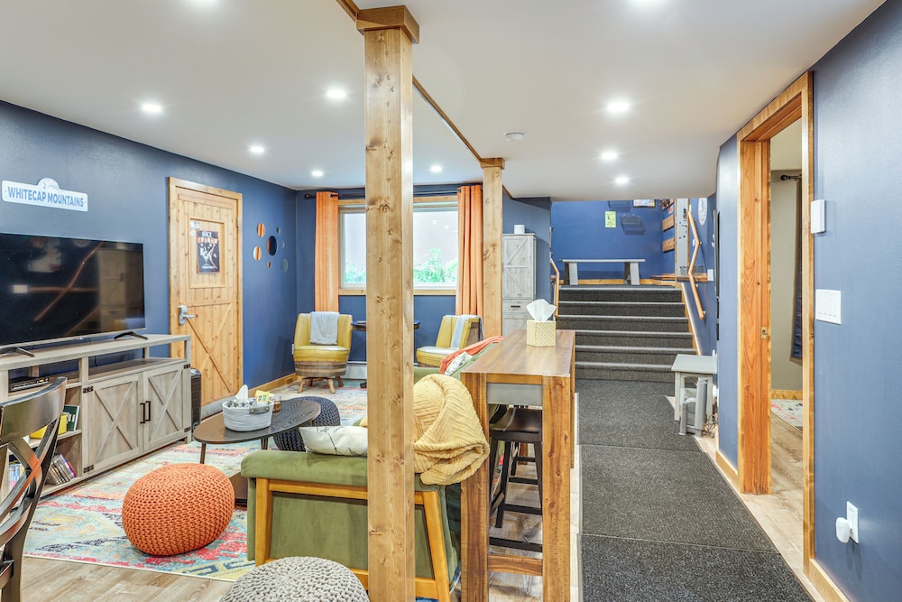 Ski-in/ski-out Condo in Upson - Walk to Lake