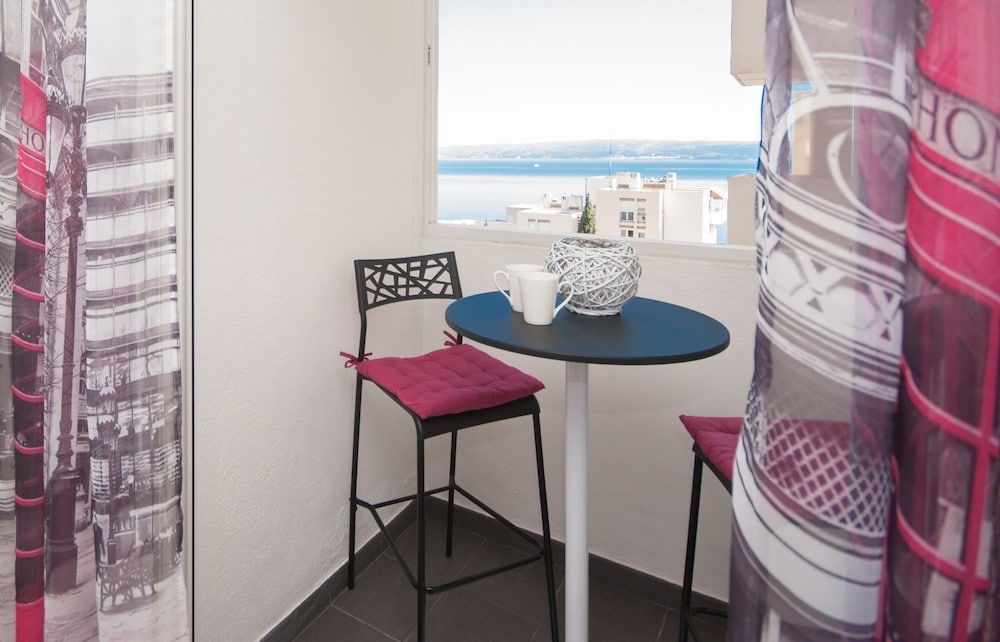 Studio apartment Tina en Split — balance & terrace