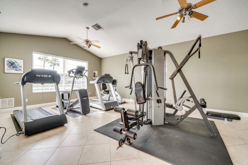 Kissimmee Resort-style Home: Close to Shops & Eats